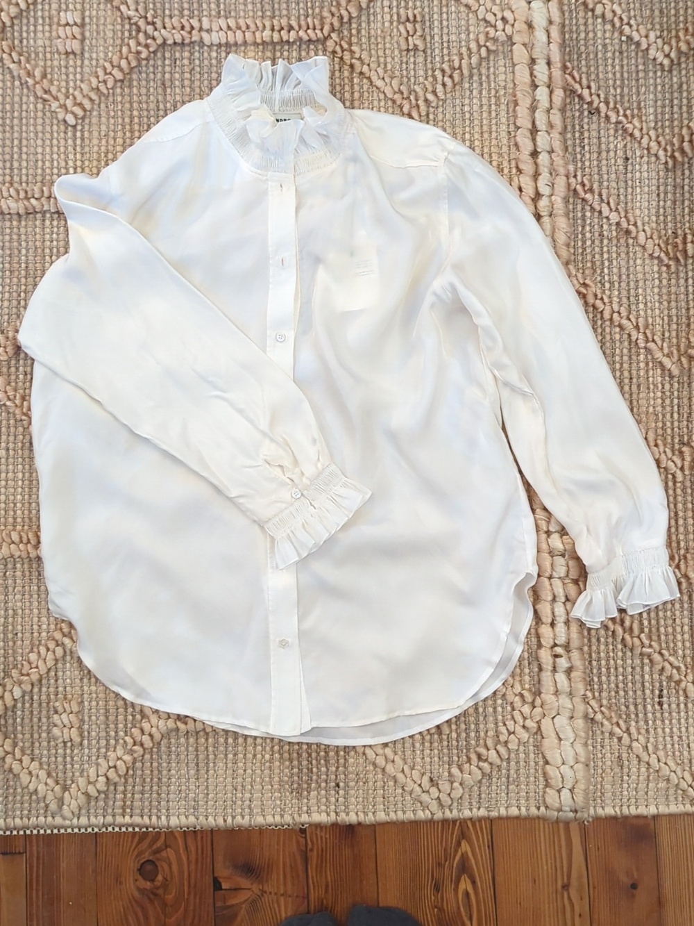 NWT Sandro Silk Gathered Collar Blouse | White | Long Sleeve | Size Medium (2) - Picture 6 of 7